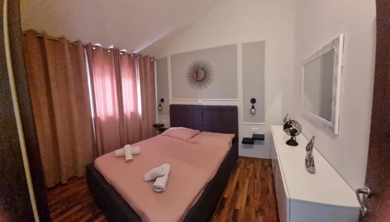 Holiday Home Gabi Rogoznica  Esterno foto
